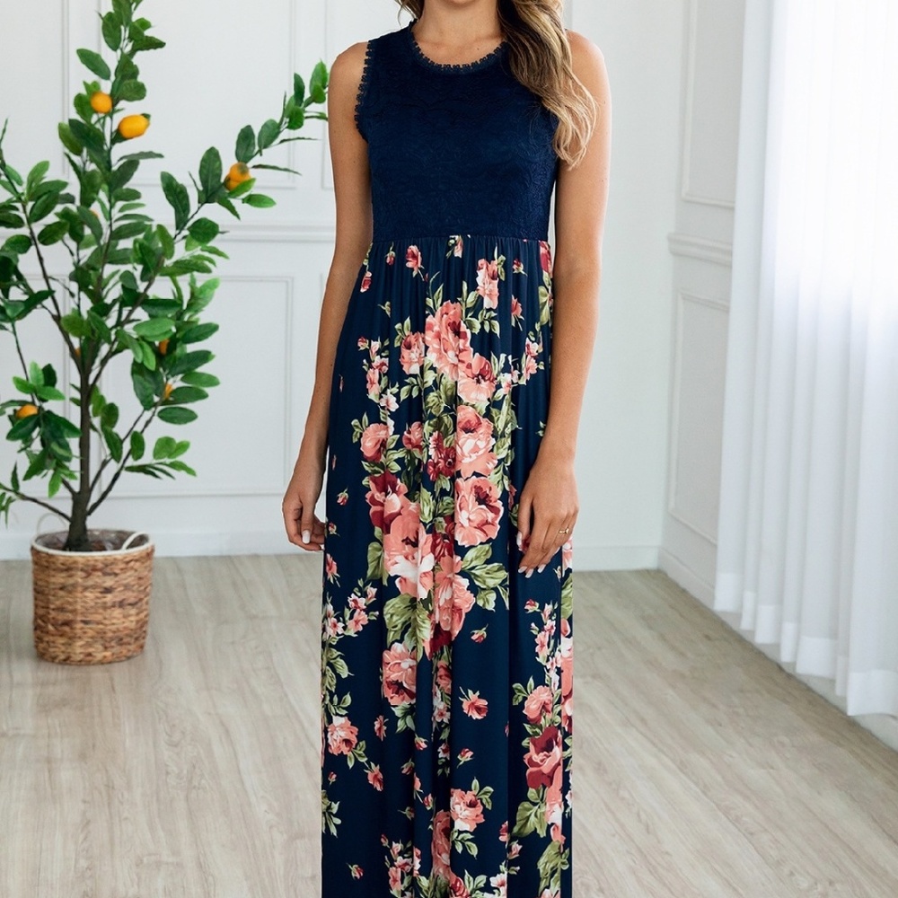 **LAST ONE-MEDIUM**Navy Floral Lace Dress - Picture 2 of 3